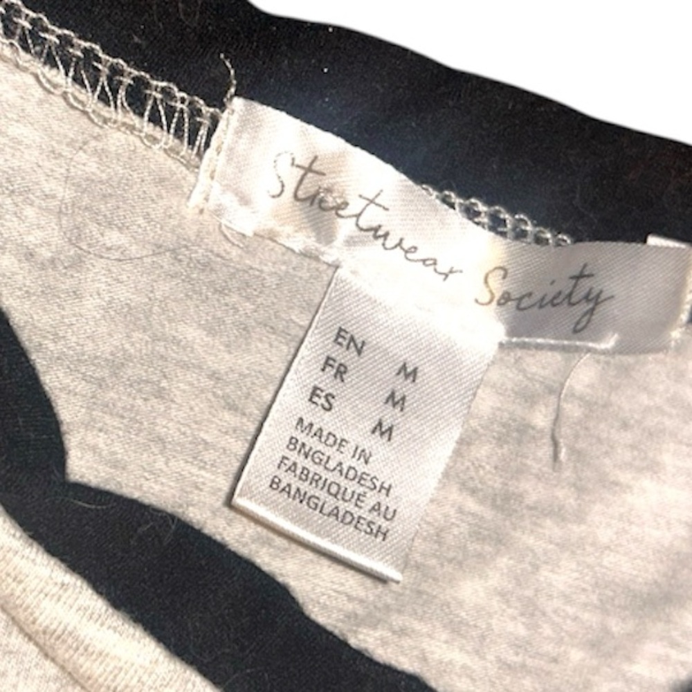 5/25$ ✨ Don’t know Don’t Care Graphic Crop Tee🩶🖤 - Picture 6 of 7